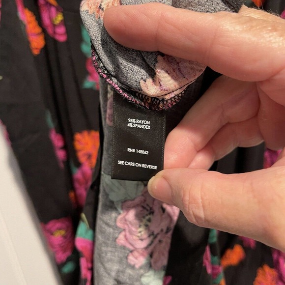 Torrid Black Floral Off the Shoulder Jumpsuit Size 3X - Picture 7 of 9